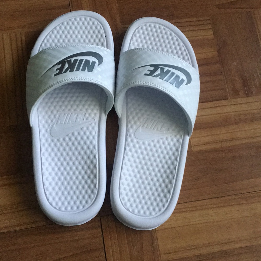 Nike slides women’s BRAND NEW